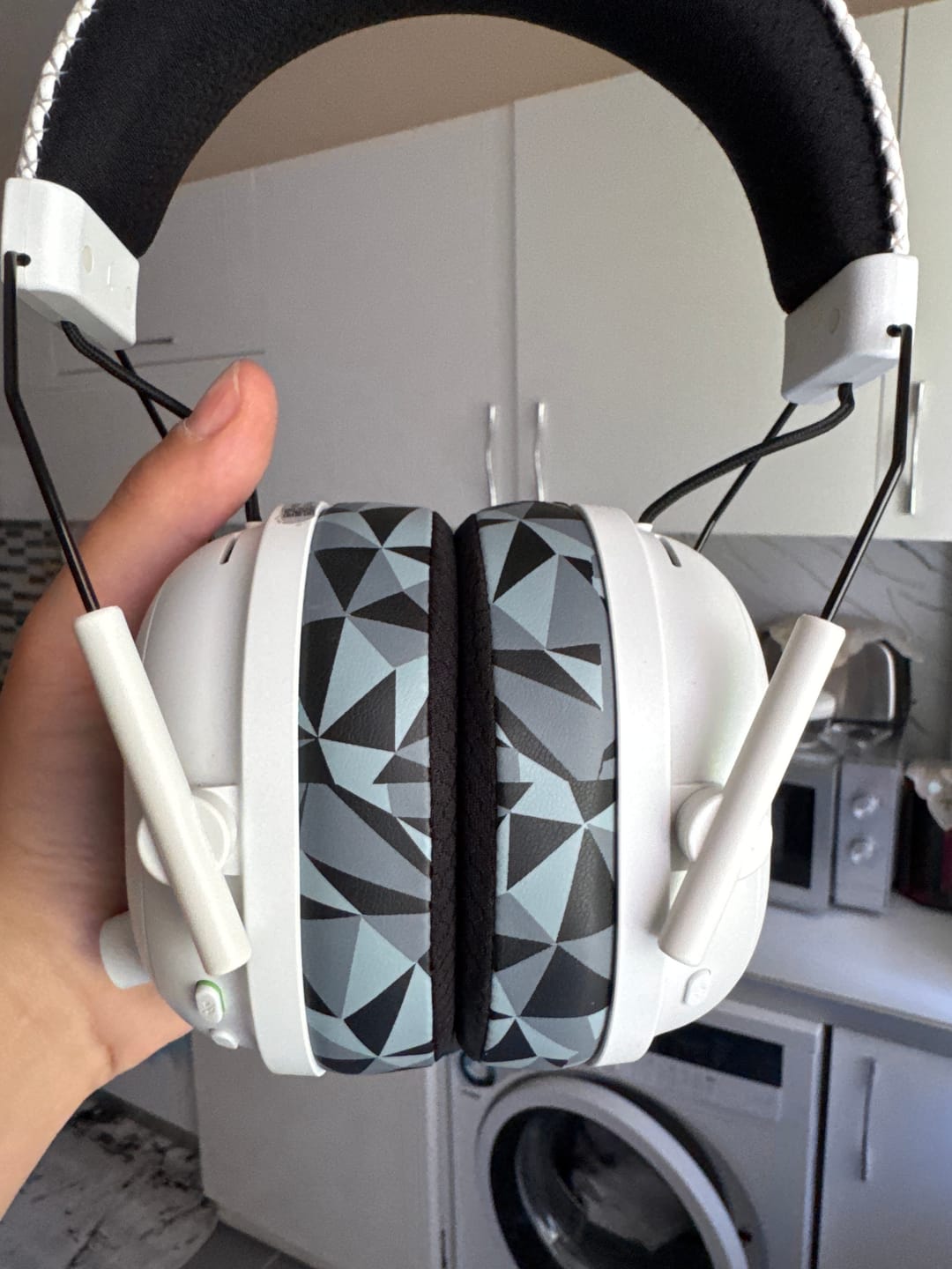 Customer photo review of Wicked Cushions FreeZe Soğutma Jelli Kulaklık Pedleri - Razer BlackShark V2 Pro (2023)