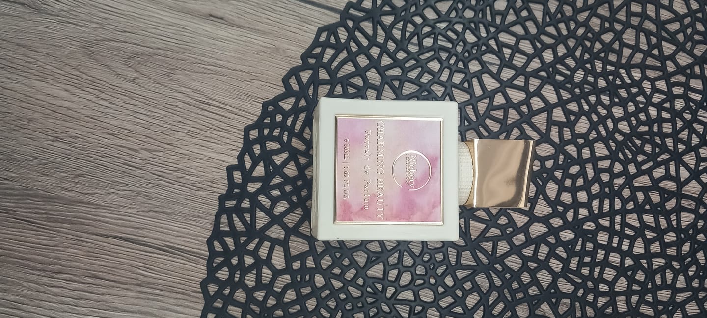 Customer photo review of Nichery Charming Beauty Extrait de Parfum - Női 50ml