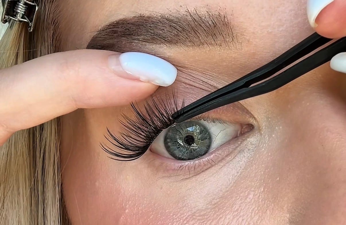 Customer photo review of Infinaluxe Lash Applicator and Lash Brush