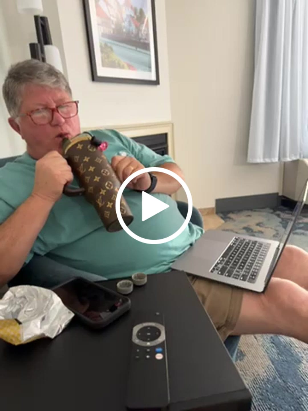 Customer video review of Designer Holographic In-Car Insulated Cup 40 OZ