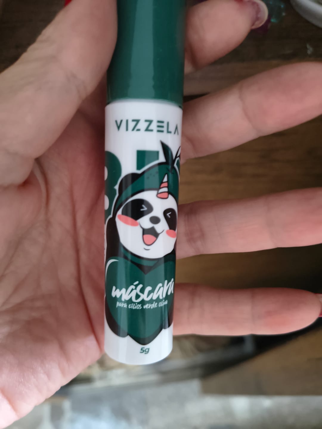 Customer photo review of Máscara Para Cílios Big No Panda Olive Green - Vizzela - Verde