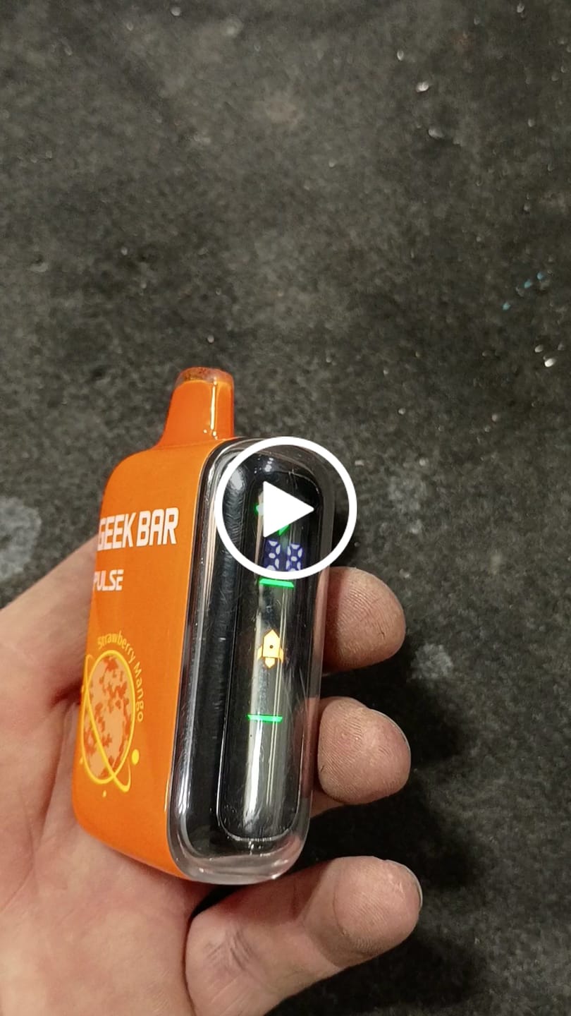 Customer video review of Strawberry Mango Geek Bar Pulse