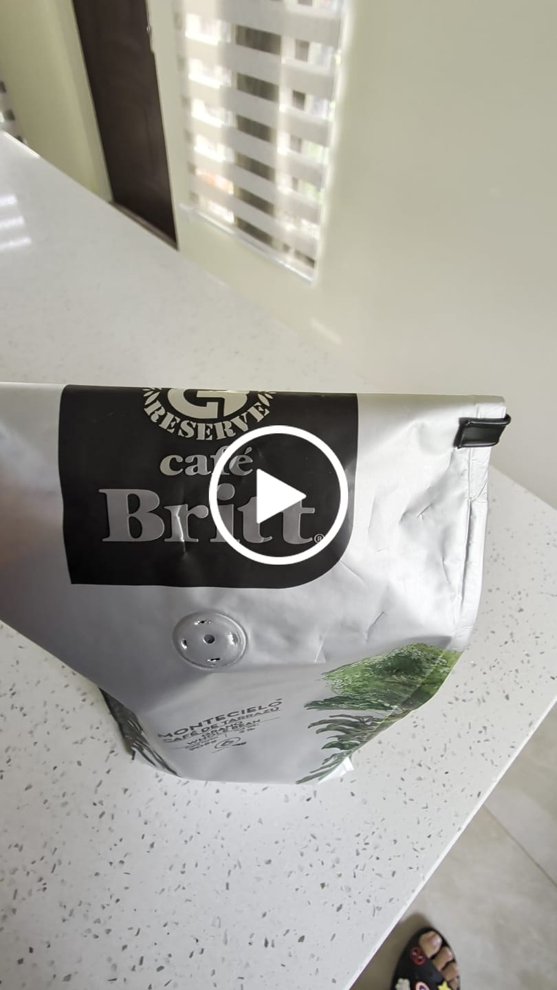 Customer video review of Café Britt Montecielo Café de Tarrazú Grano