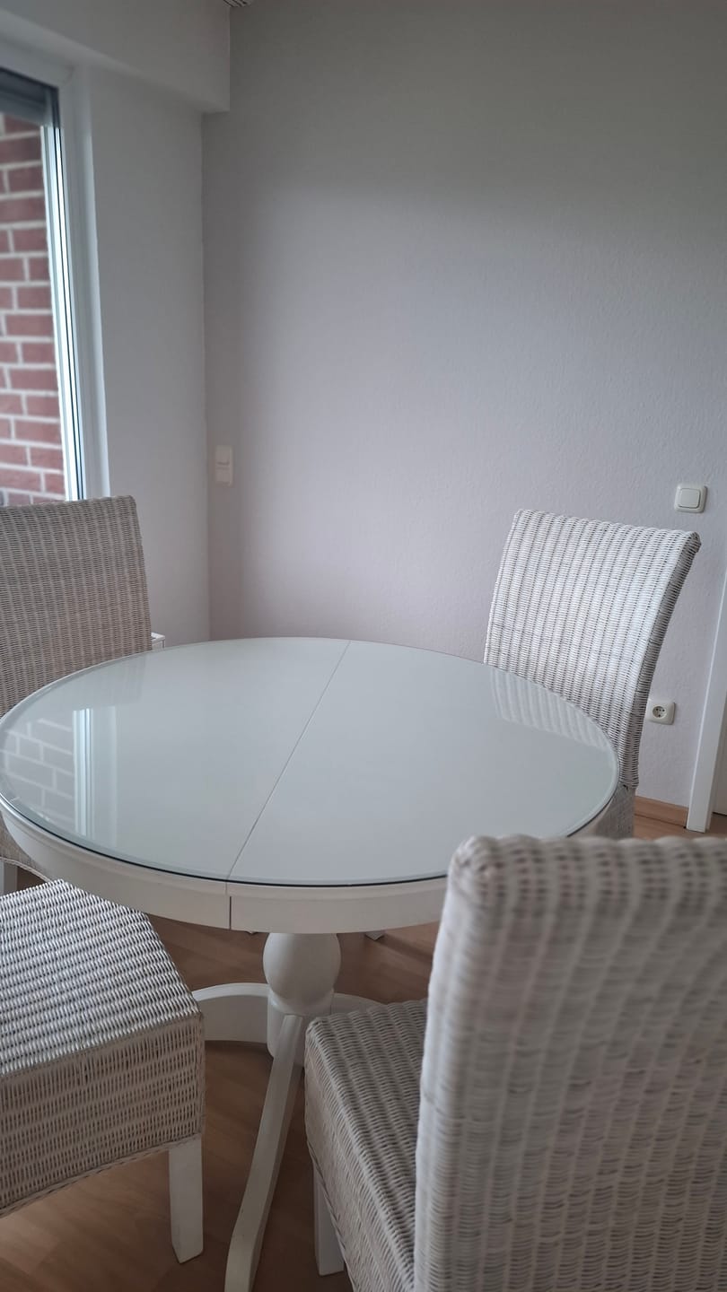 Customer photo review of Glasplatte Tisch Sicherheitsglas für Esstisch, Gartentisch, Weinfass - Rund