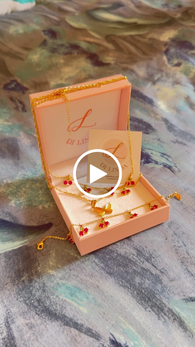 Customer video review of Collana Cherry