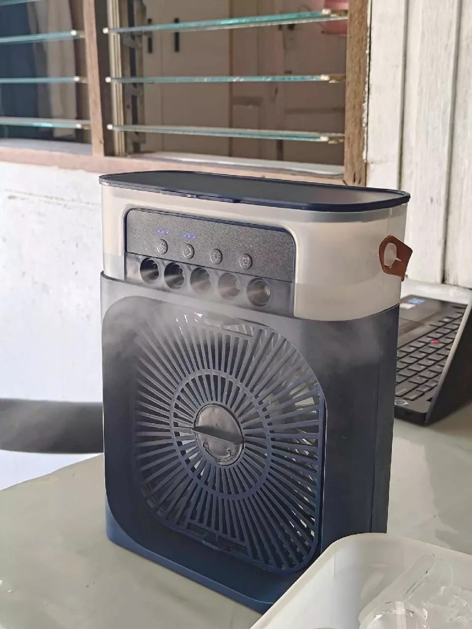 Customer photo review of 3-in-1 USB Luftkühler-Ventilator – Luftbefeuchter & 7-Farben LED-Nachtlicht