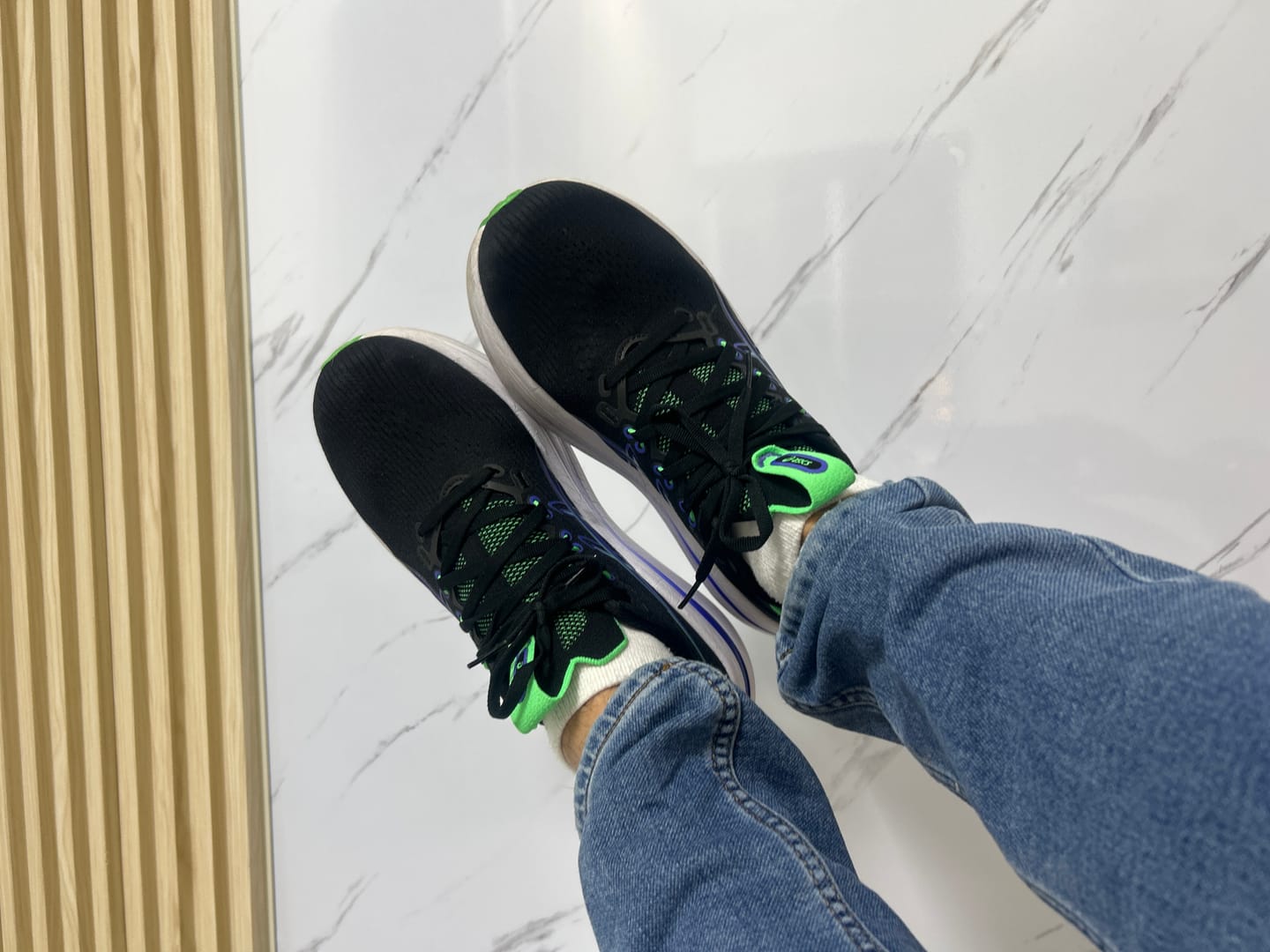 Customer photo review of Asics Gel Nimbus 28 Hombre Black Cobalt Burst