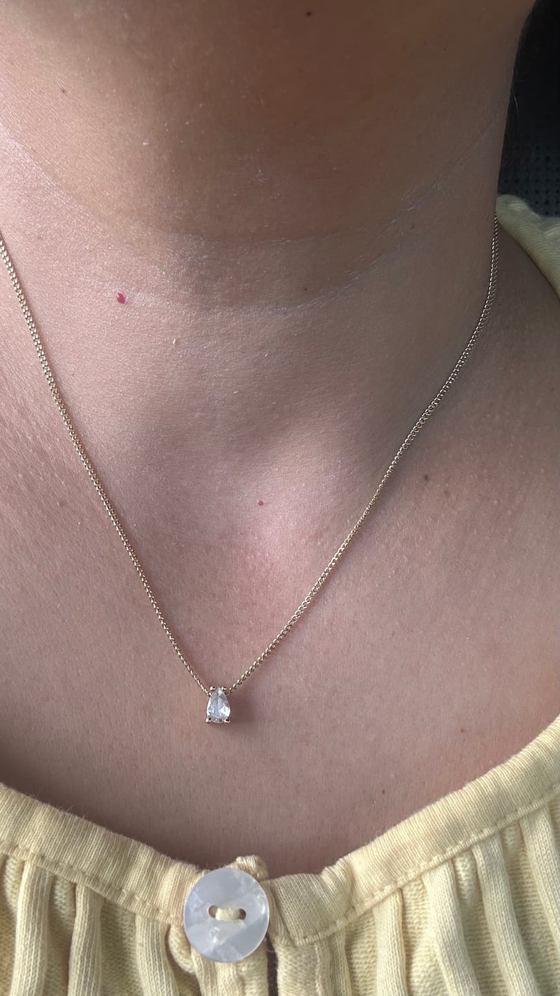 Customer photo review of Collar Birthstone Gota Dorado