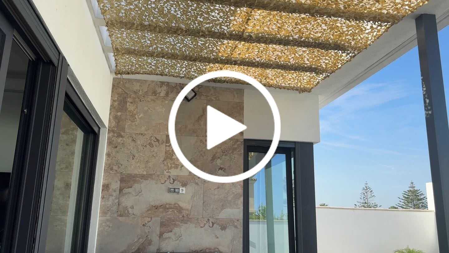 Customer video review of Red de camuflaje reforzada beige