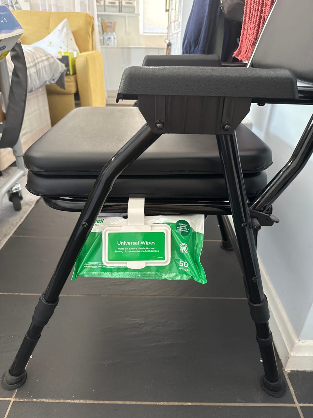 Customer photo review of Clinell Universal Wipes Clip Pack 50