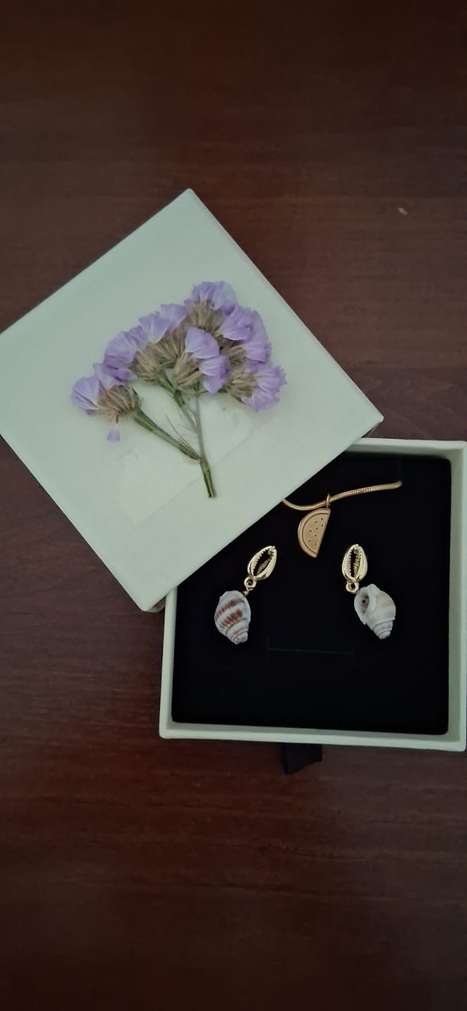 Customer photo review of Not only watermelon collana