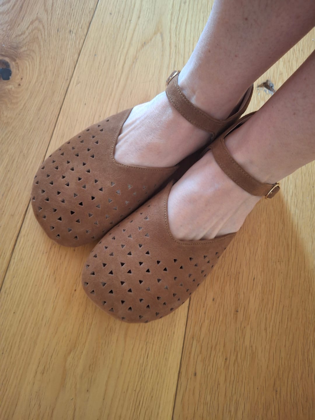 Customer photo review of Roots Airelle Camel