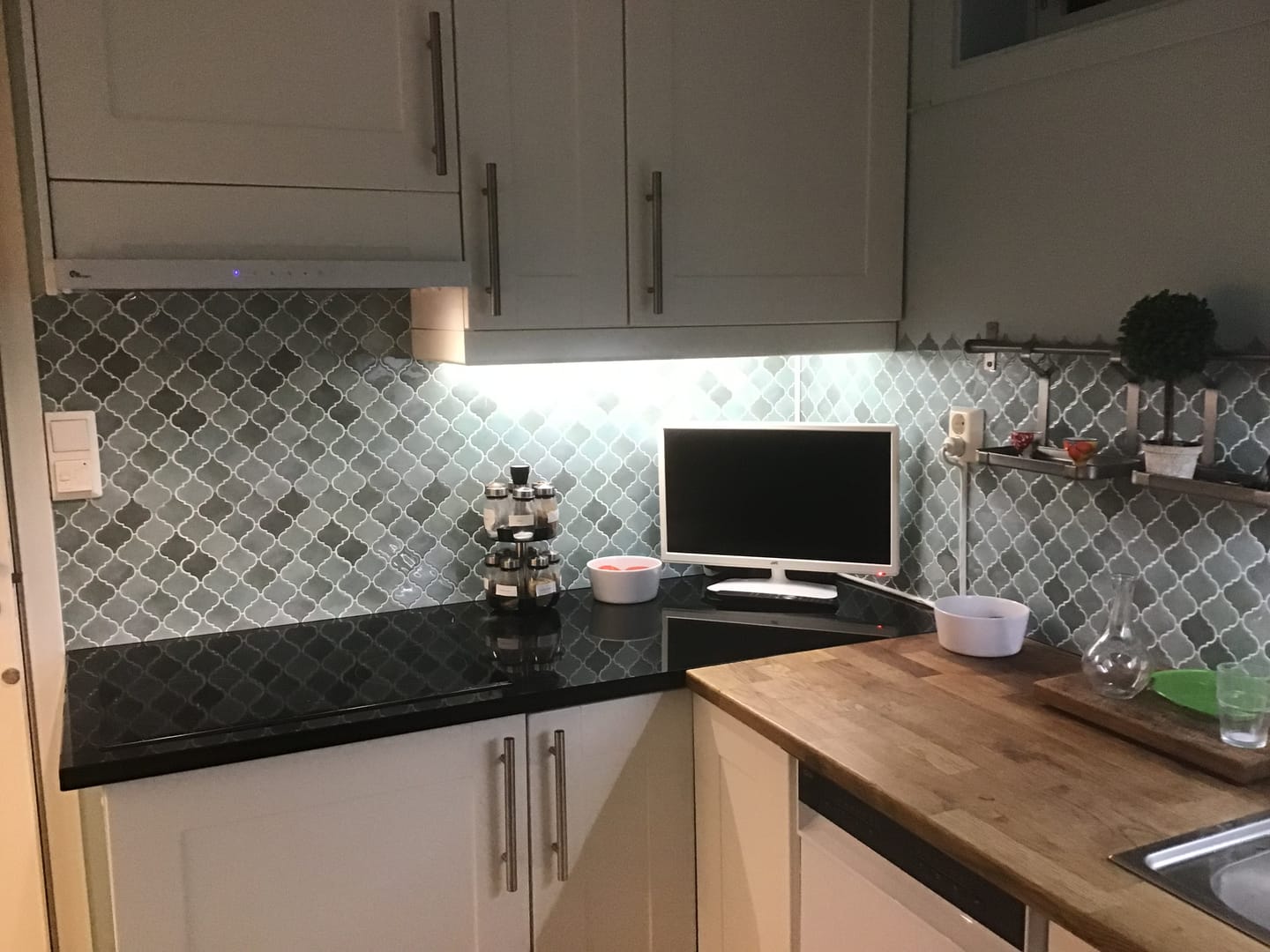 Customer photo review of 10-pk Lanterne grønn selvklebende veggfliser