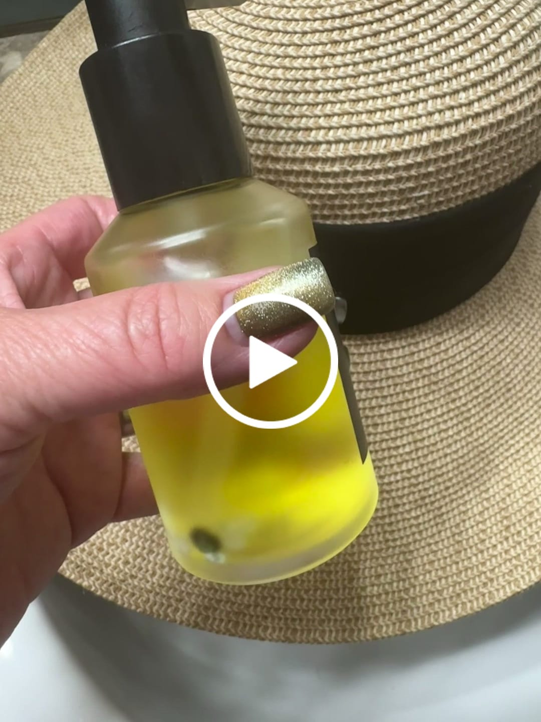 Customer video review of EDEN BODY OIL