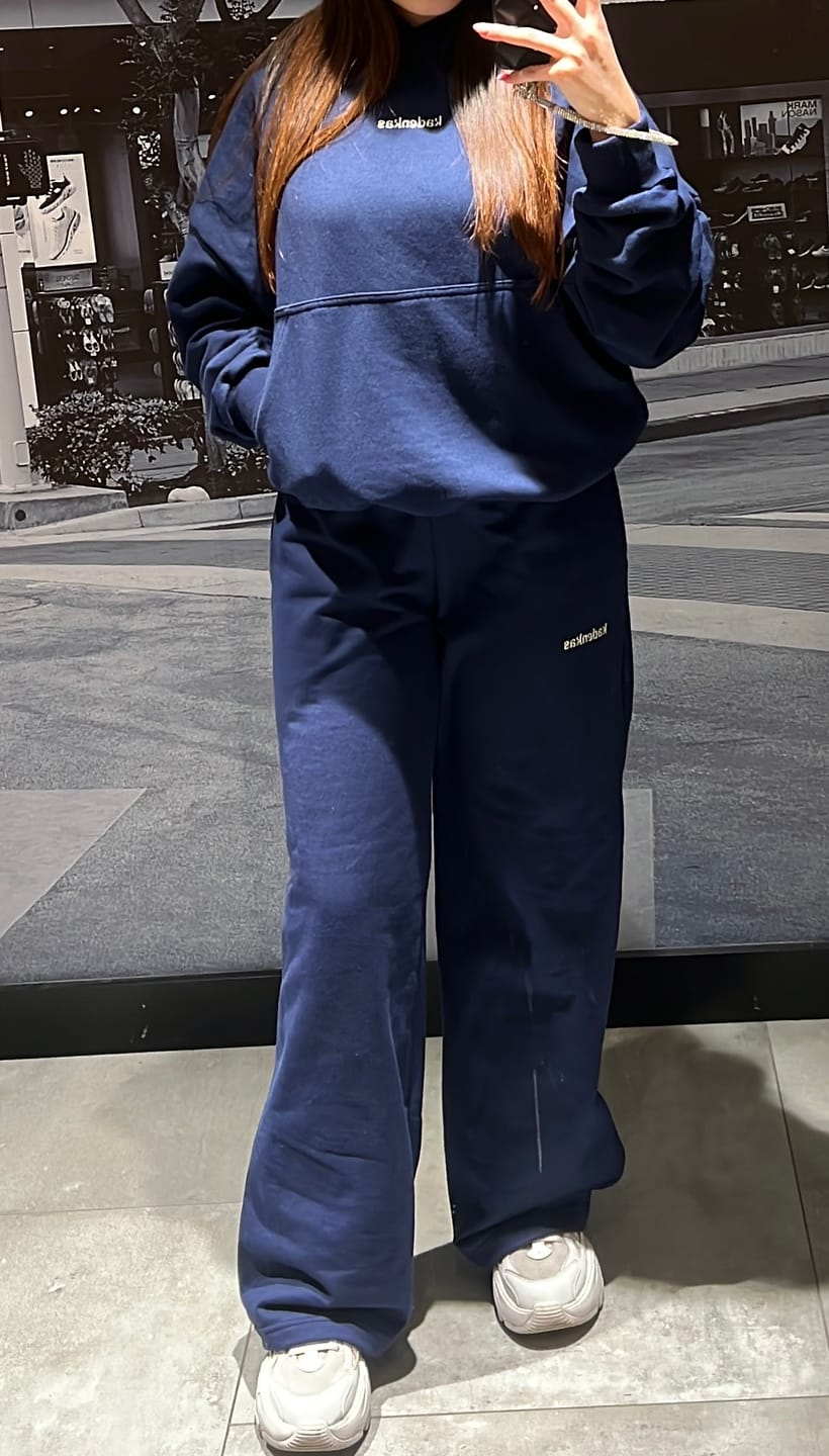 Customer photo review of (PRE-VENTA) PANTALÓN BUZO AZUL - CORTE RECTO LOGO BORDADO