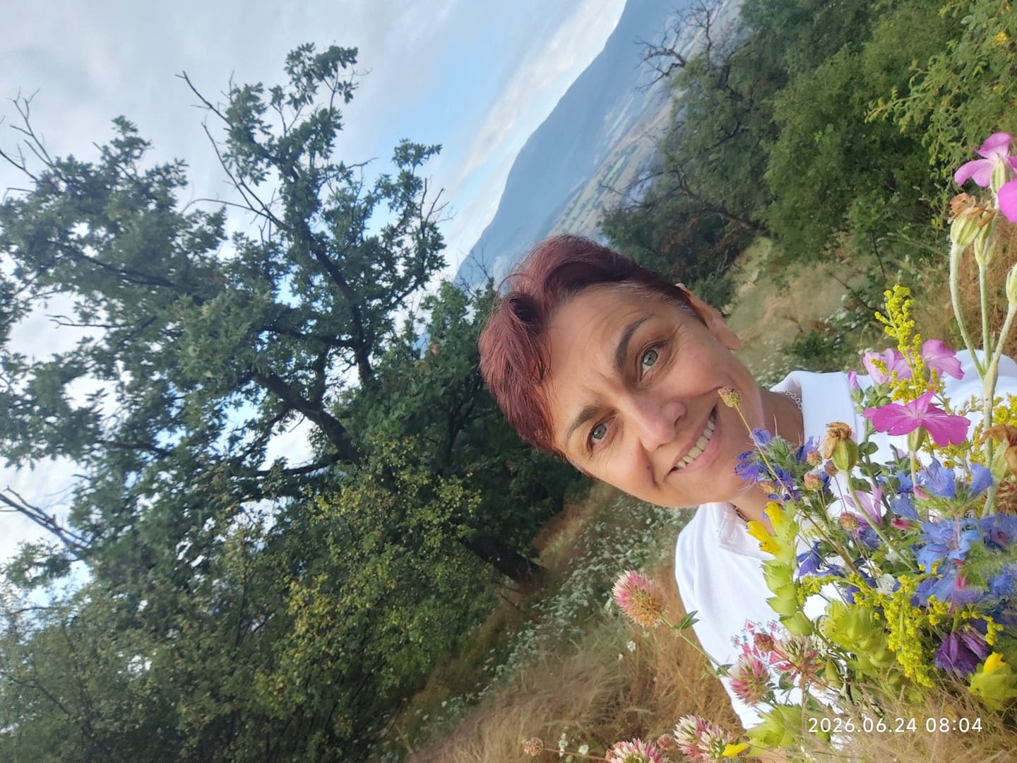Customer photo review of Детска тениска с яка с детайл от шевица "Аз съм"