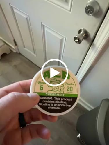 Customer photo review of Spearmint Nicotine Pouches