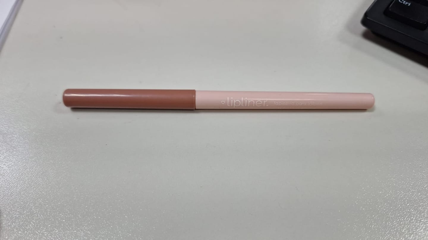 Customer photo review of Lapiseira Labial Lipliner Ela É - Vizzela