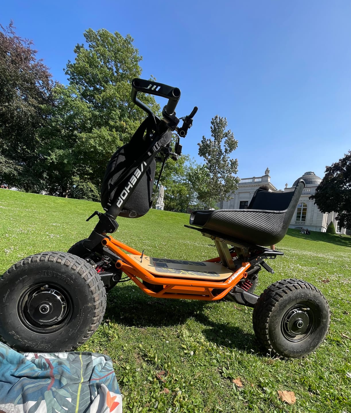 Customer photo review of Trottinette VEEHOP tout terrain à 4 roues motrices avec selle pliable 3200w / 6400w 40ah