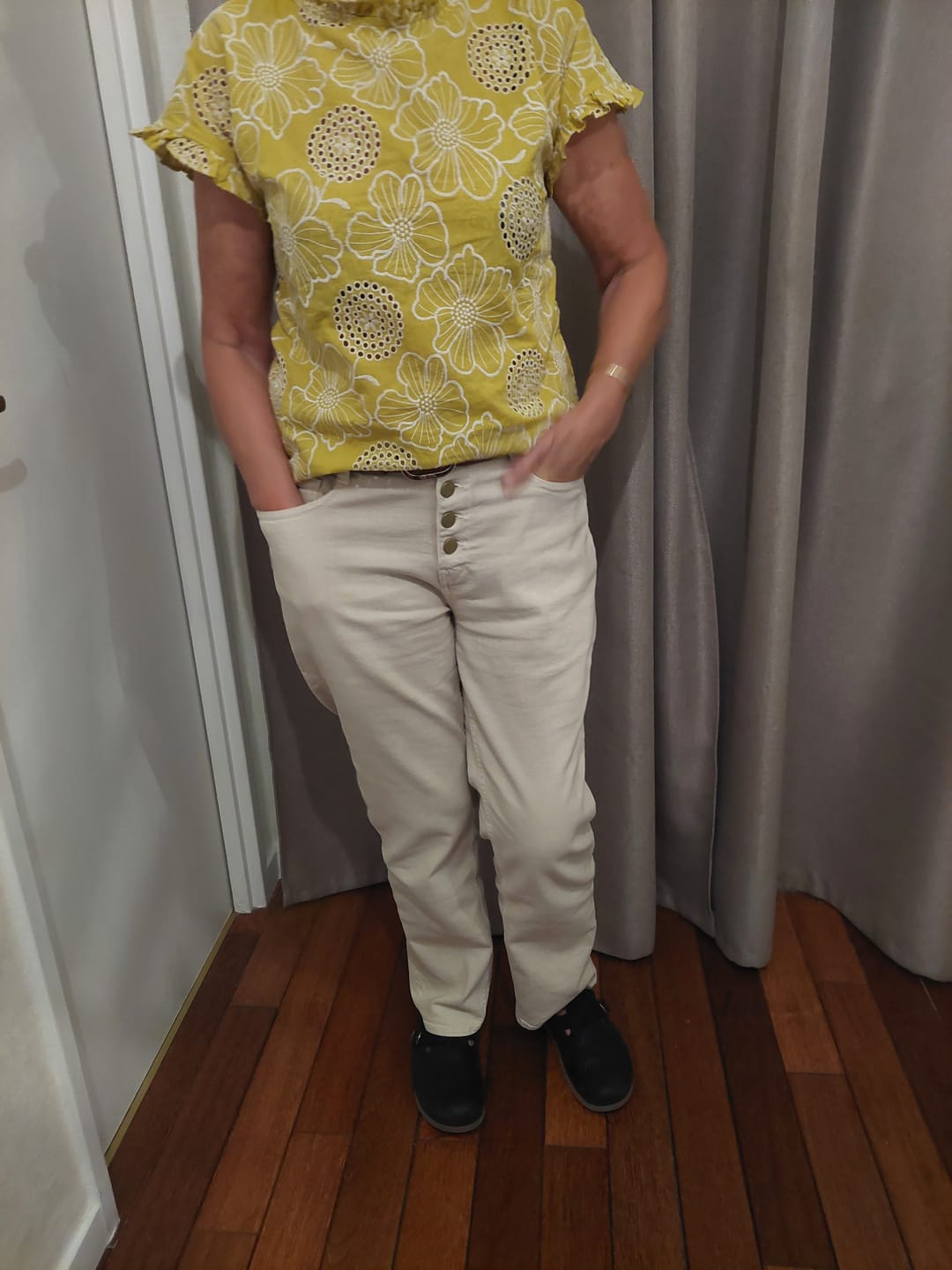 Customer photo review of Blouse Camélia – Broderie bouton d'or