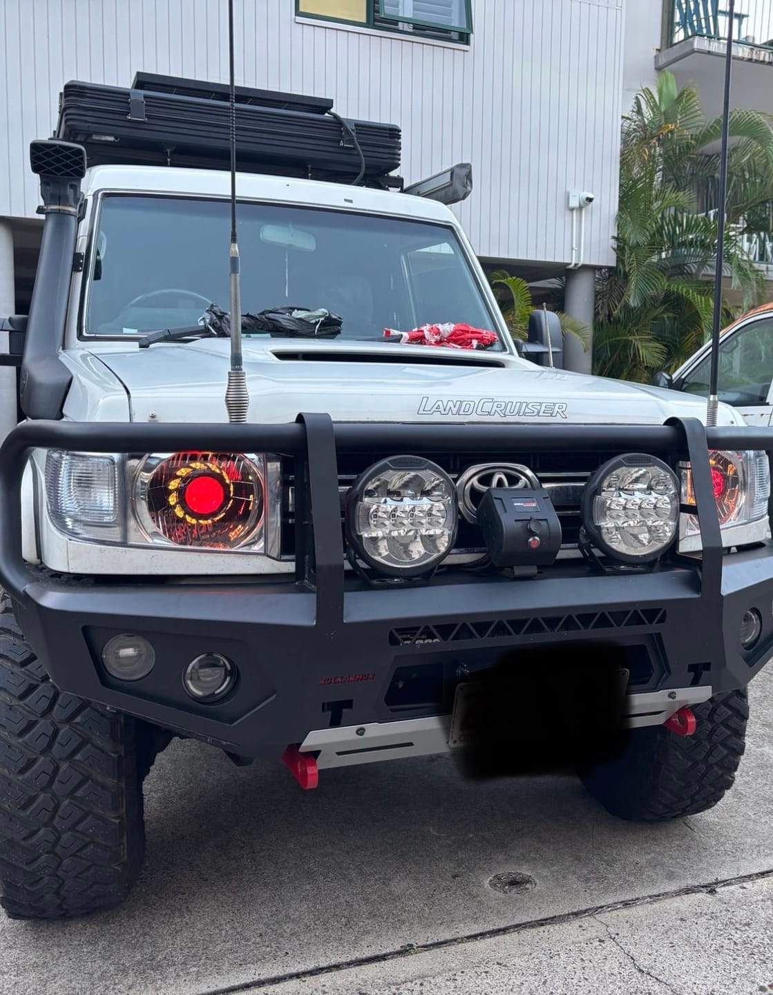 Customer photo review of Sequential Side Indicators to suit 70/80/100/105 series Toyota Landcruiser