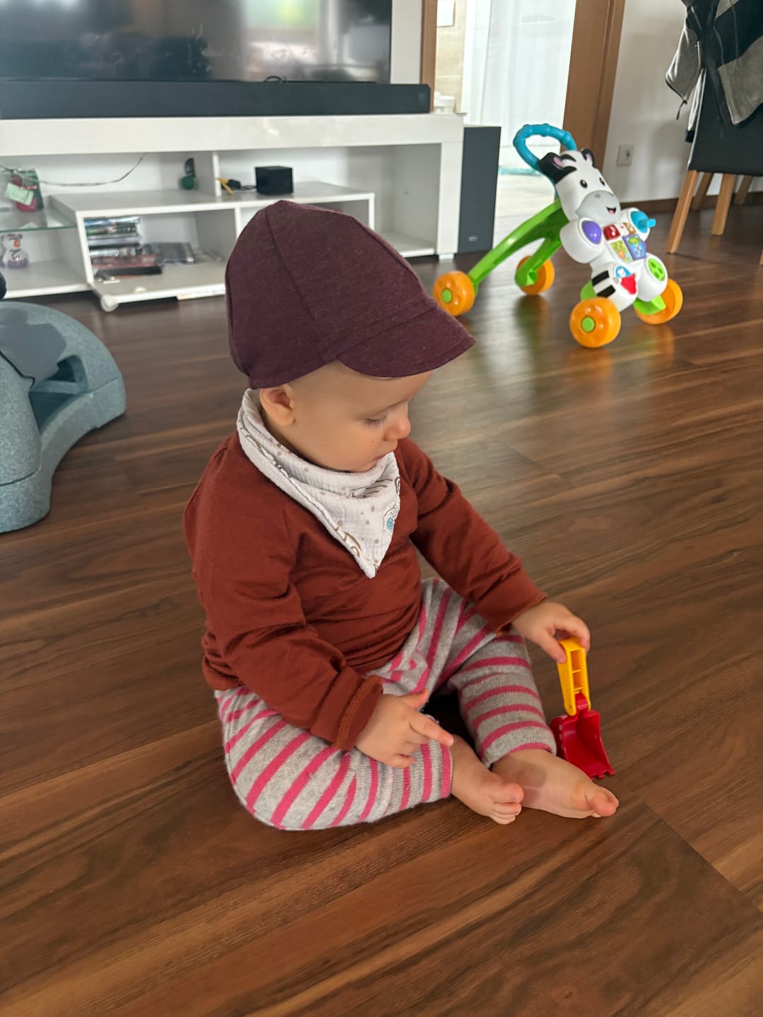 Customer photo review of Upcycling Merino Schirmmütze Lila meliert