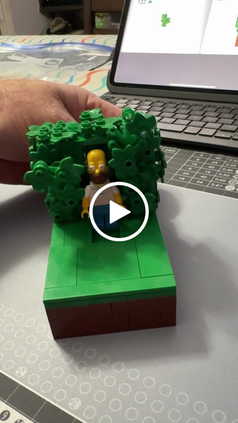Customer video review of Buildable Homer in the Bushes Display Set