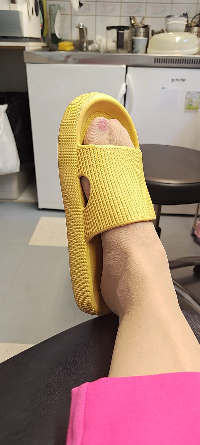 Customer photo review of HappyFlops Original
