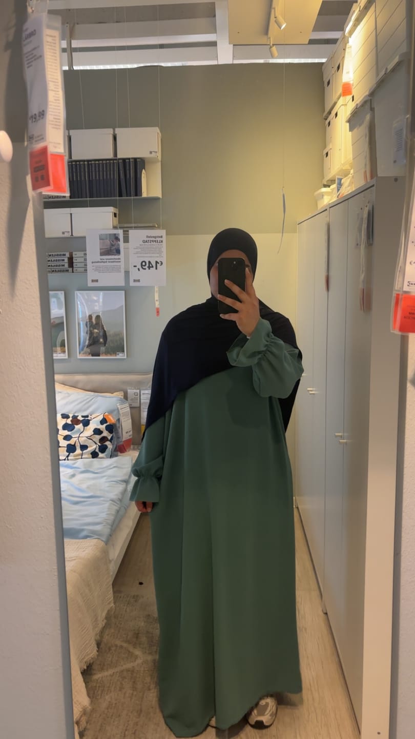 Customer photo review of Abaya mit Rüschenärmeln