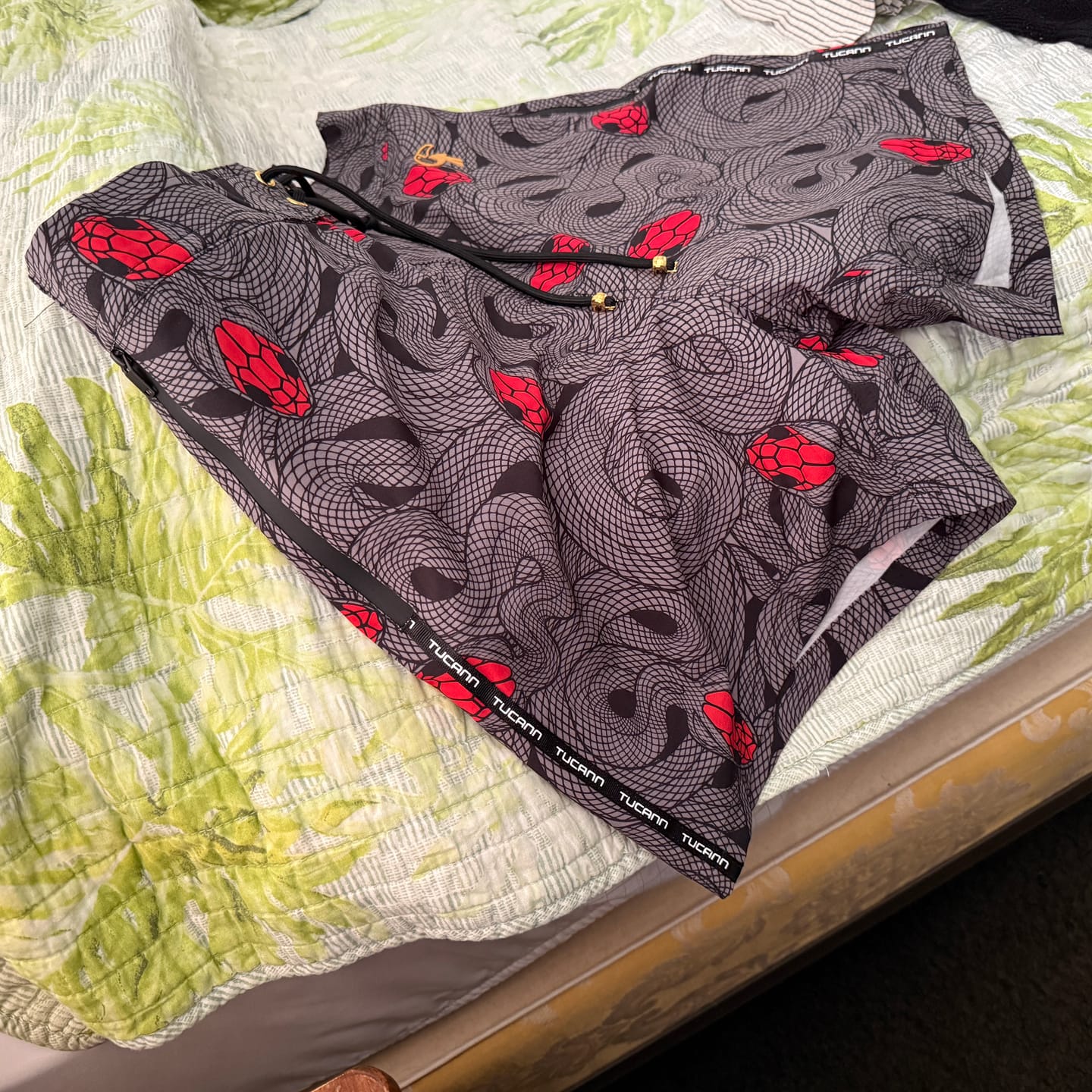 Customer photo review of Medusa - Olive 5"