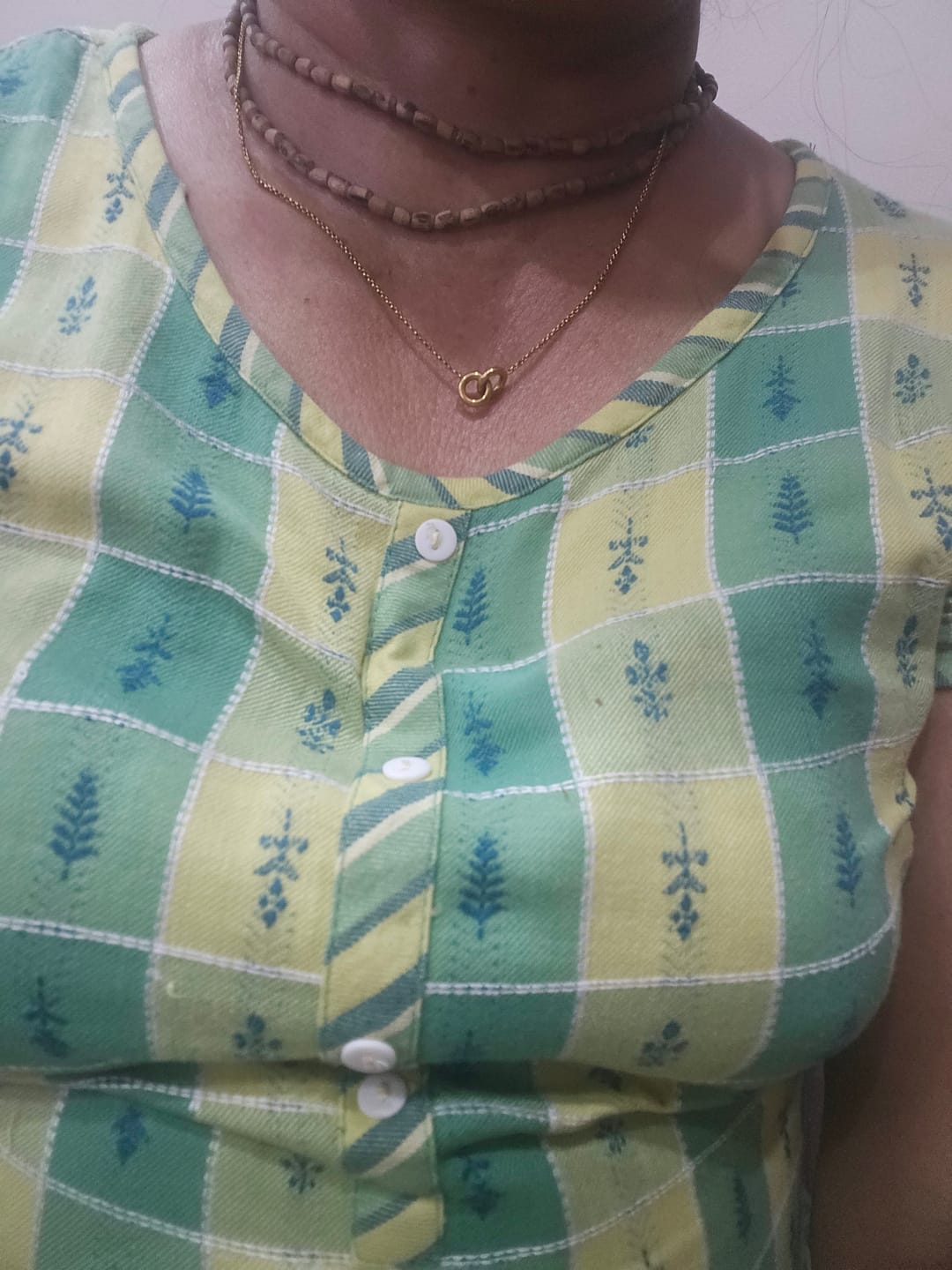 Customer photo review of InterLock Gold Chain Necklace