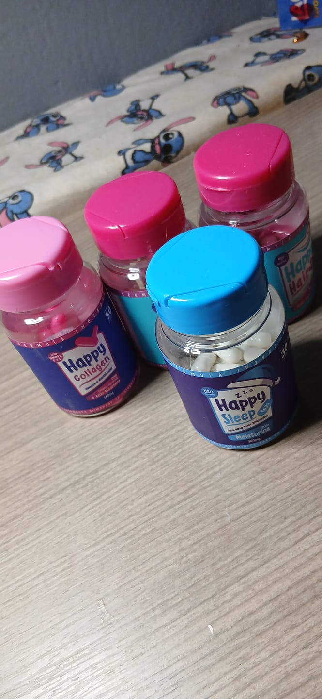 Customer photo review of Happy Hair 2 Potes + 1 Melatonina Grátis + 1 Colágeno Grátis