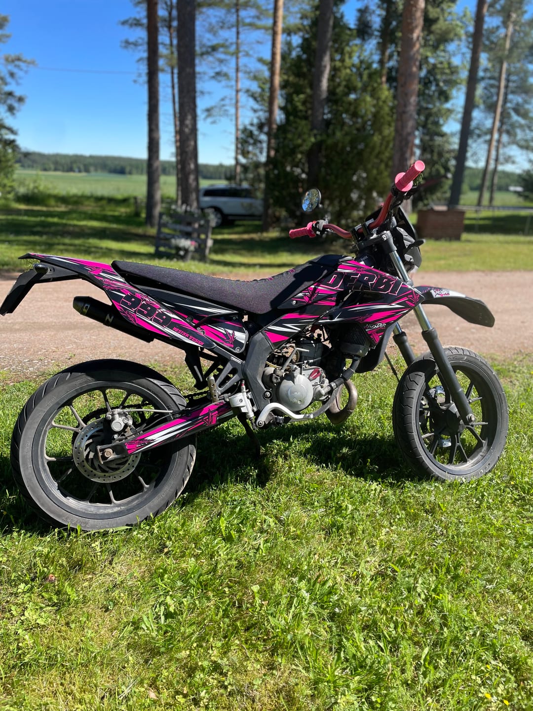 Customer photo review of Feather Blade Graphics