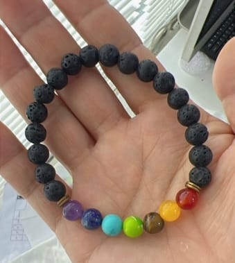 Customer photo review of 7 CHAKRA Diffuser Armband aus Lavastein – Duft & Energie für deine Seele