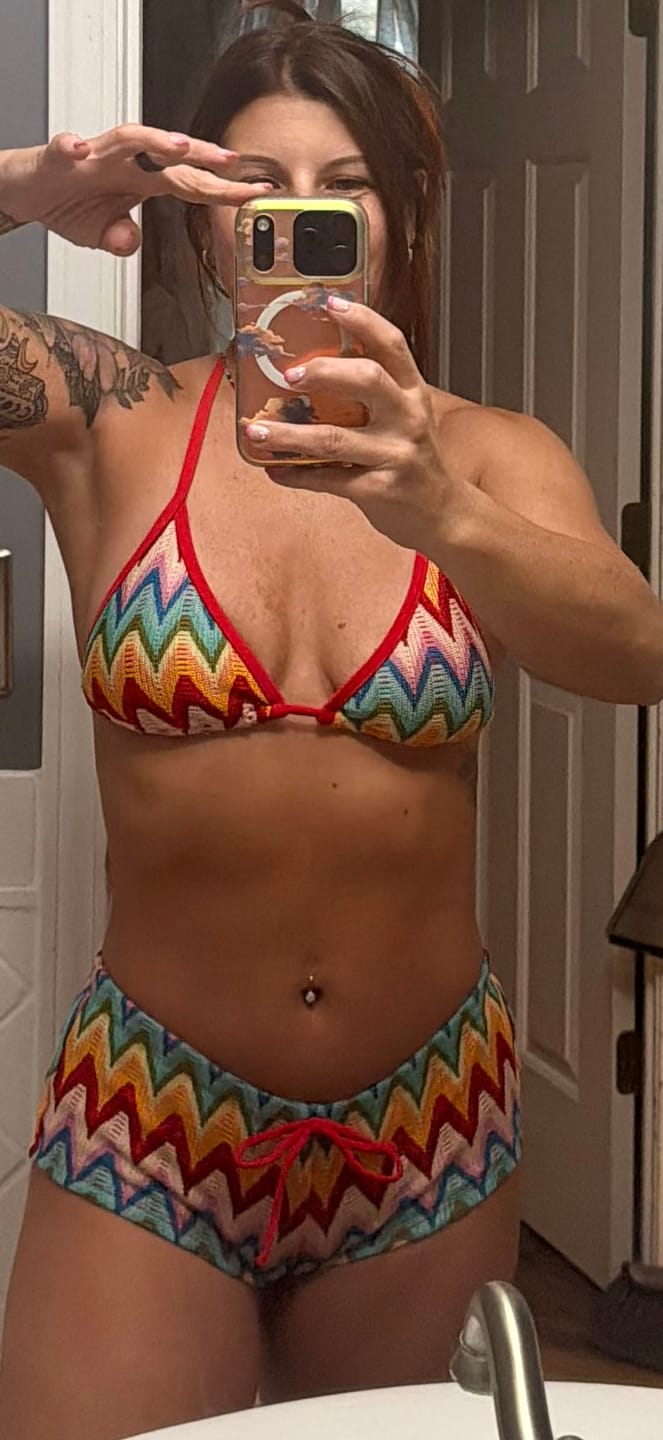 Customer photo review of Seamolly Crochet Chevron Contrast Binding Cheeky Boyshorts Bikini Set