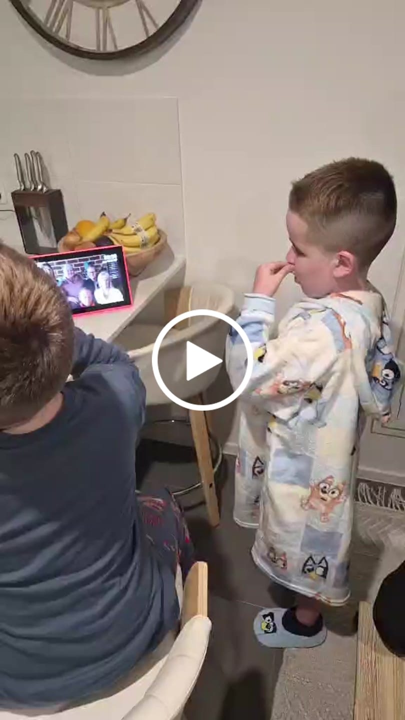 Customer video review of Digital Photo Frame