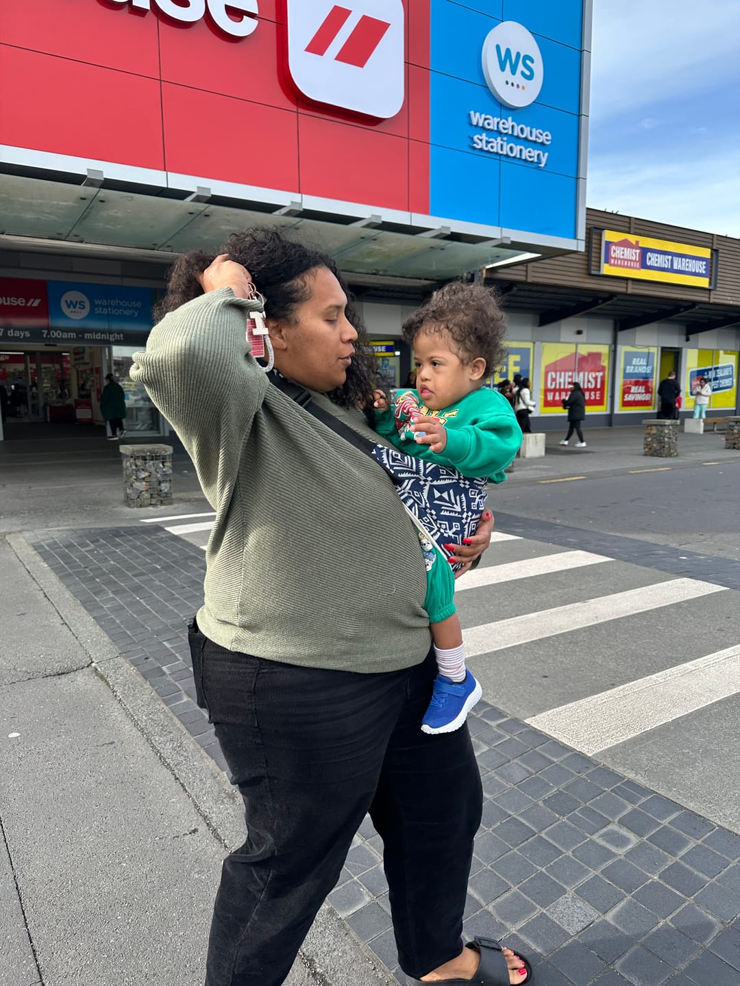 Customer photo review of POUCH TODDLER CARRIER