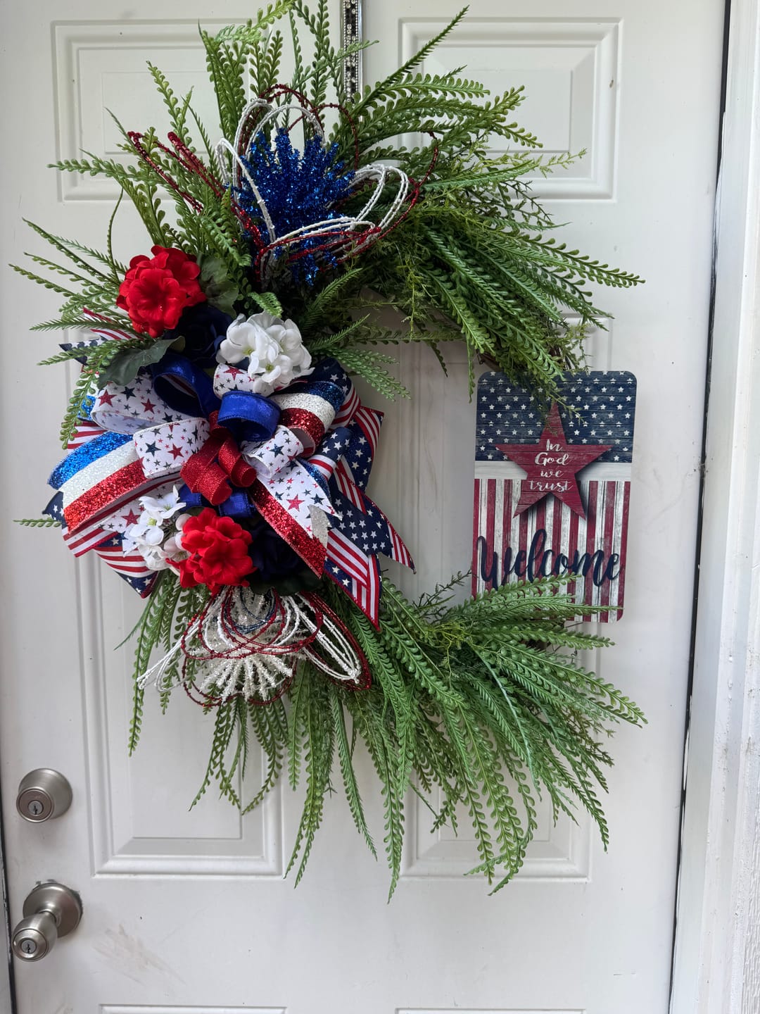 Customer photo review of 14" Round Grapevine Wreath - DECOE-034