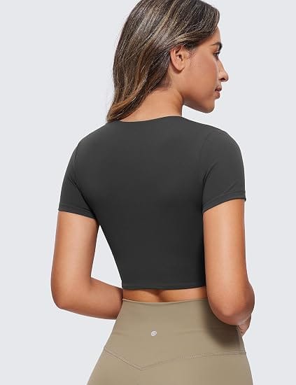 Customer photo review of Silix Seamless U-Neck Active Tee | Cool-Touch Sculpting Workout Top