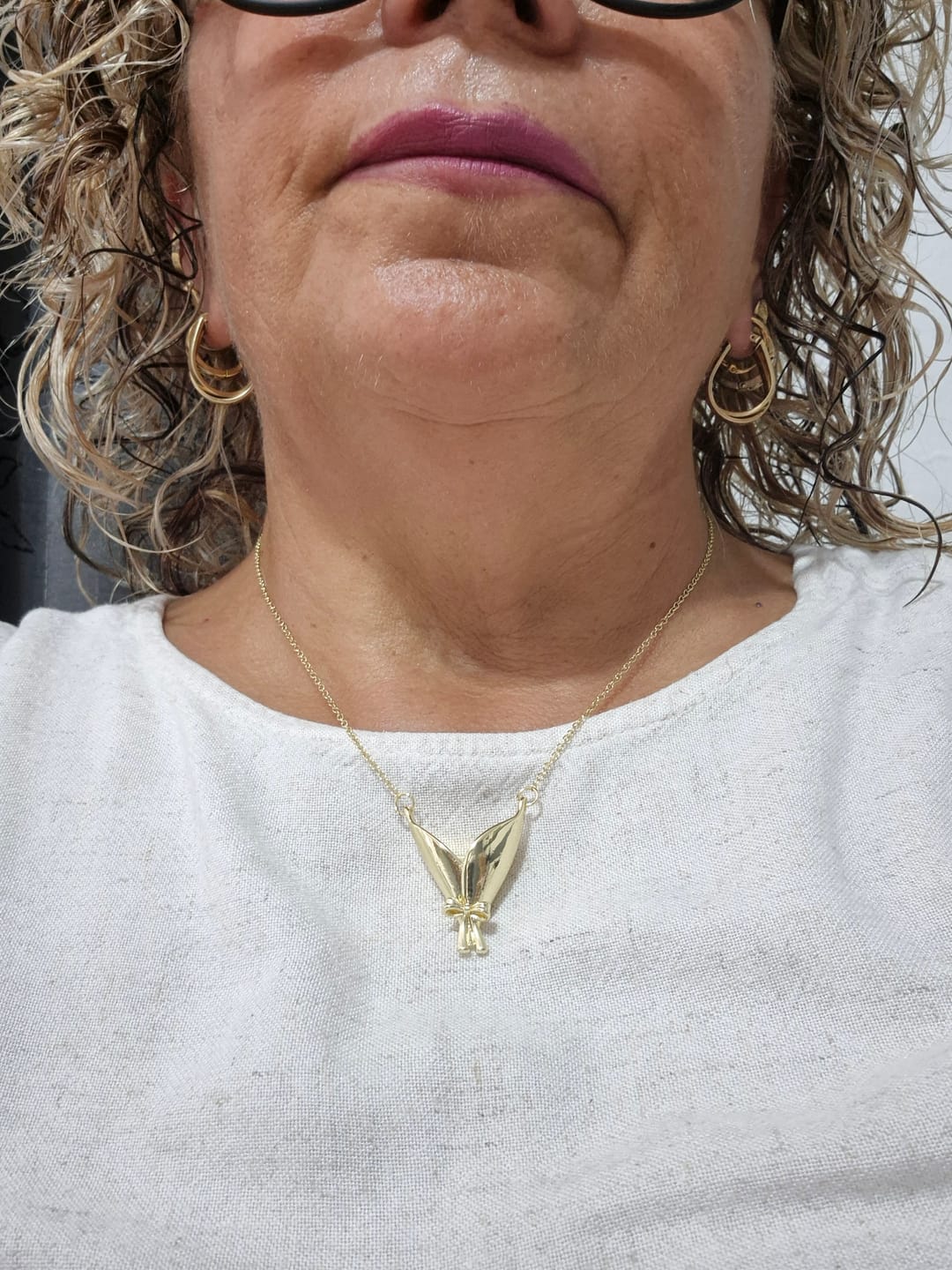 Customer photo review of Elyndra™ – Collana Bouquet Elegante