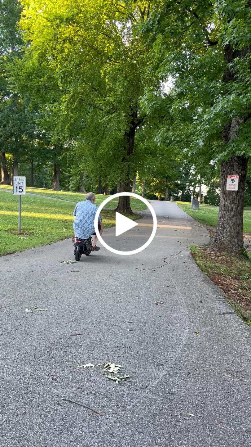 Customer video review of Gyroor C1S Electric Scooter 800W – Front & Rear Baskets