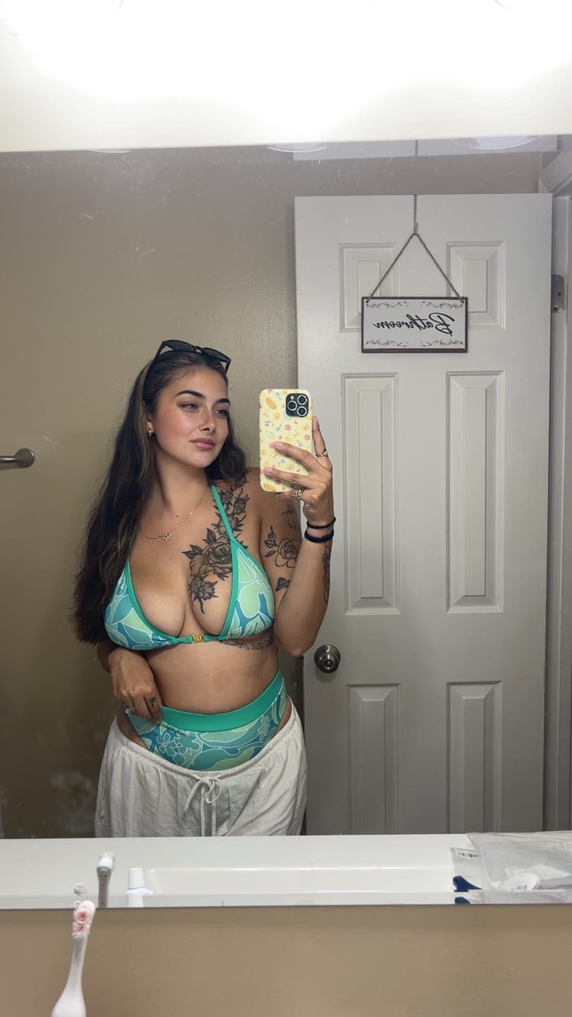 Customer photo review of LILY Flora Pop Seafoam "1993" Minimal Triangle Top