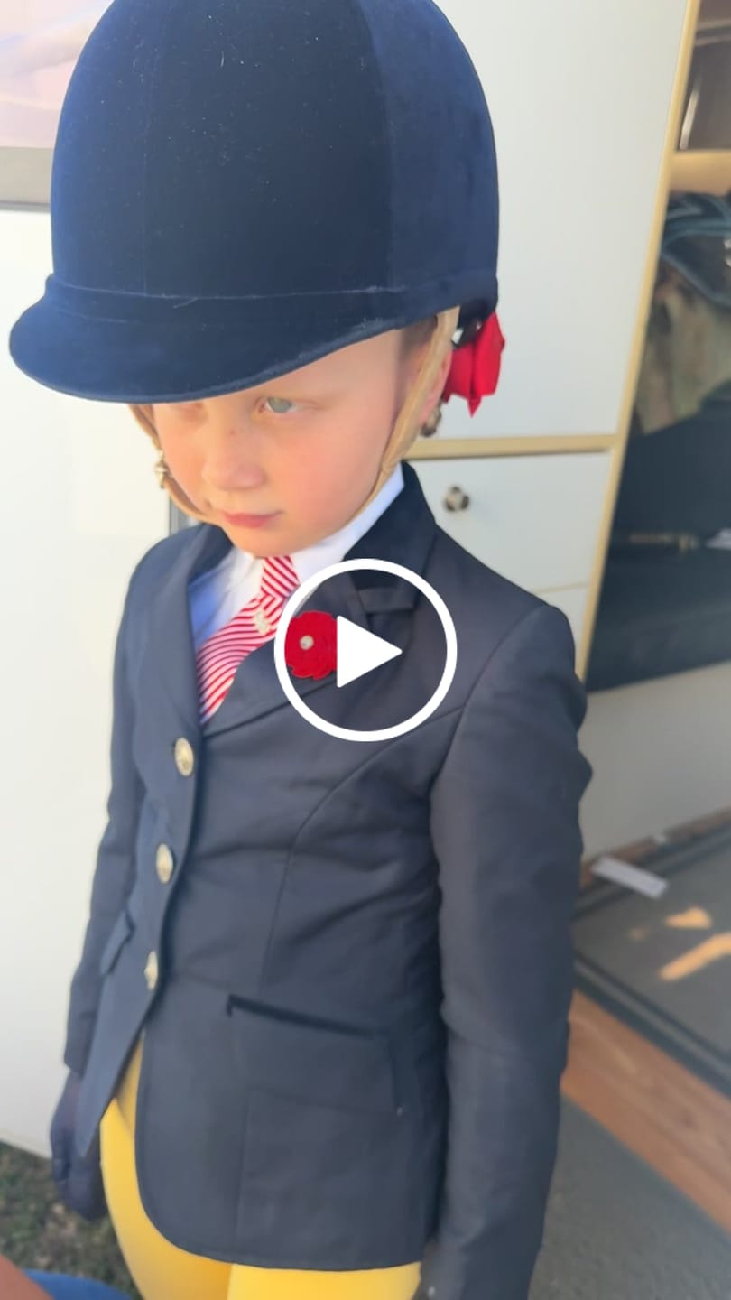 Customer video review of Thames Children's London Show Tights - Buttercup