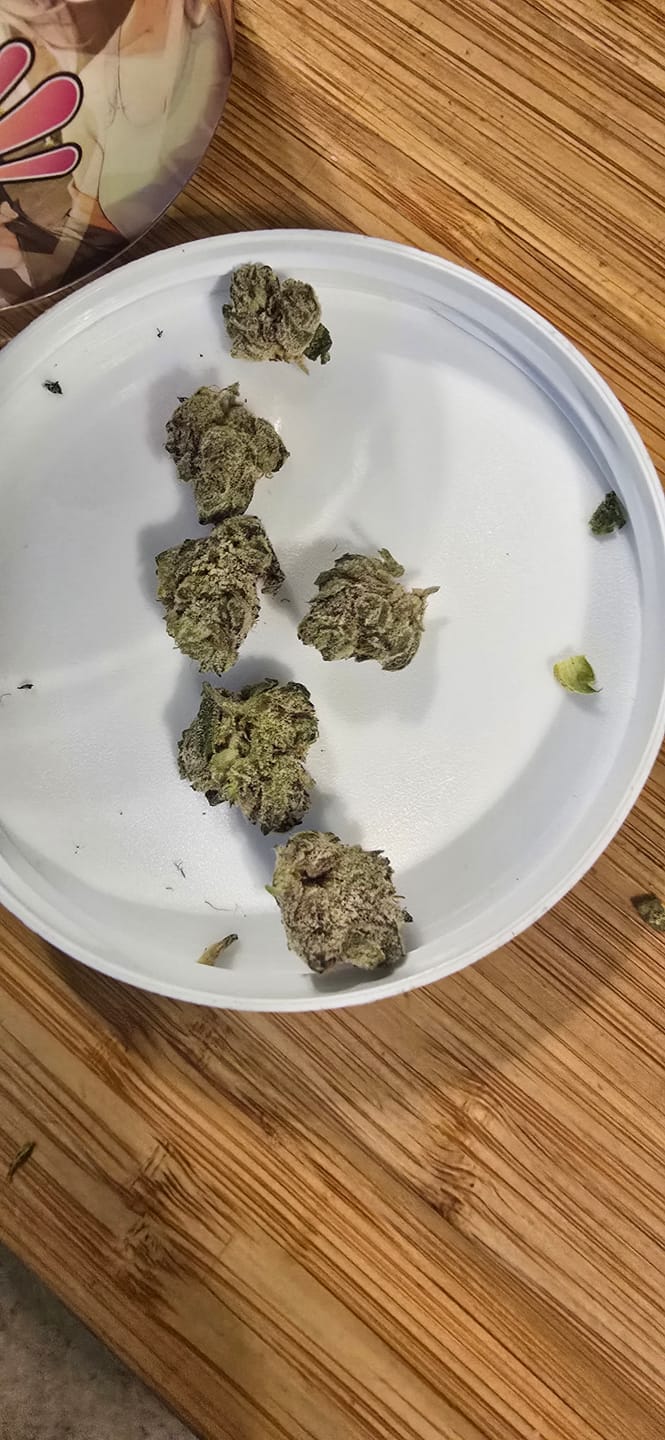 Customer photo review of Boutique Exotics - Black Magic - 28 Grams - Hybrid