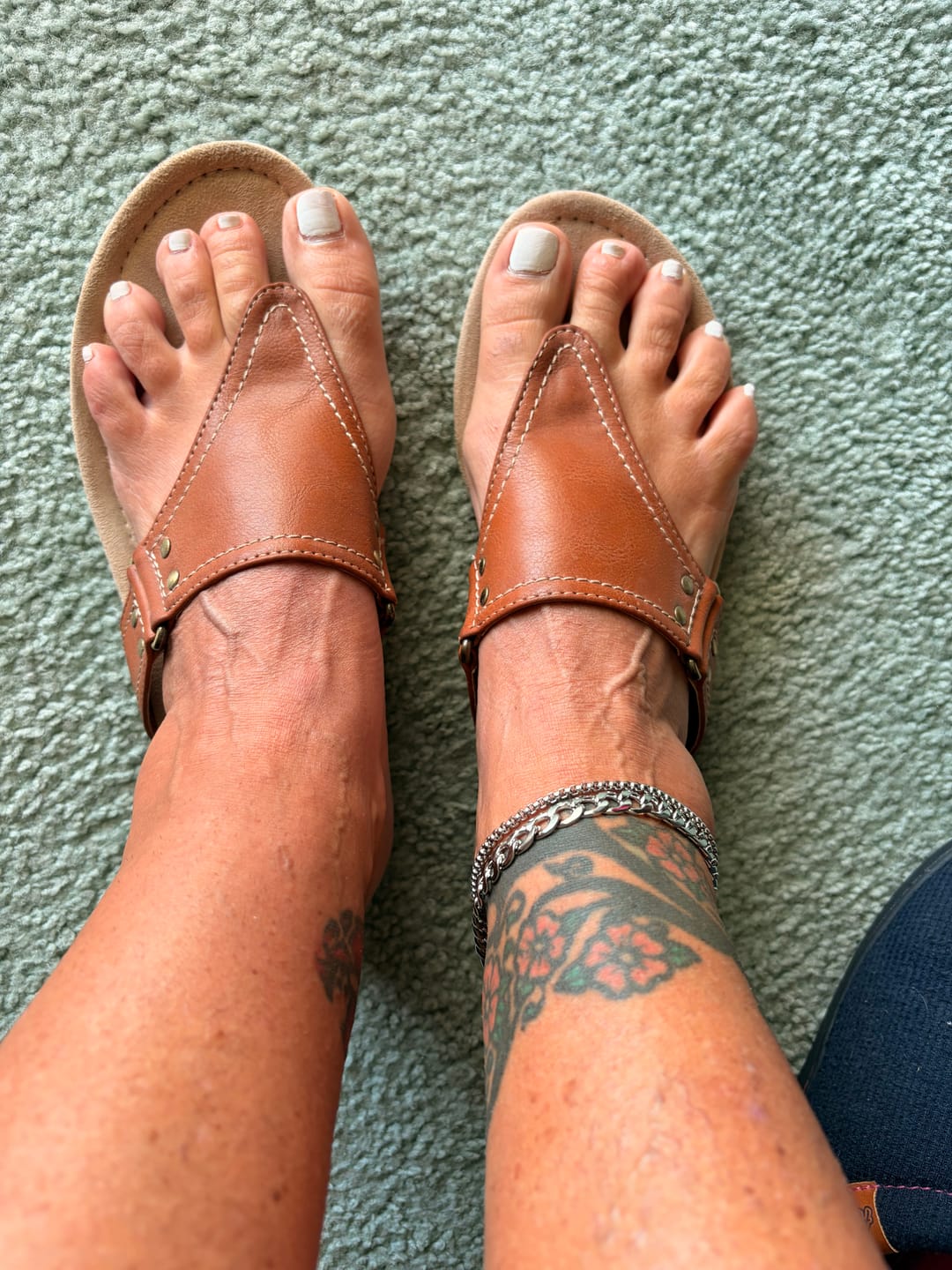 Customer photo review of Diedre Stainless Steel Anklet