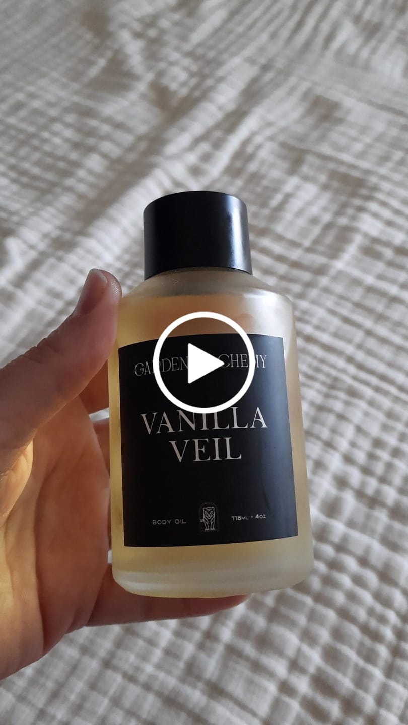 Customer video review of VANILLA VEIL BODY OIL