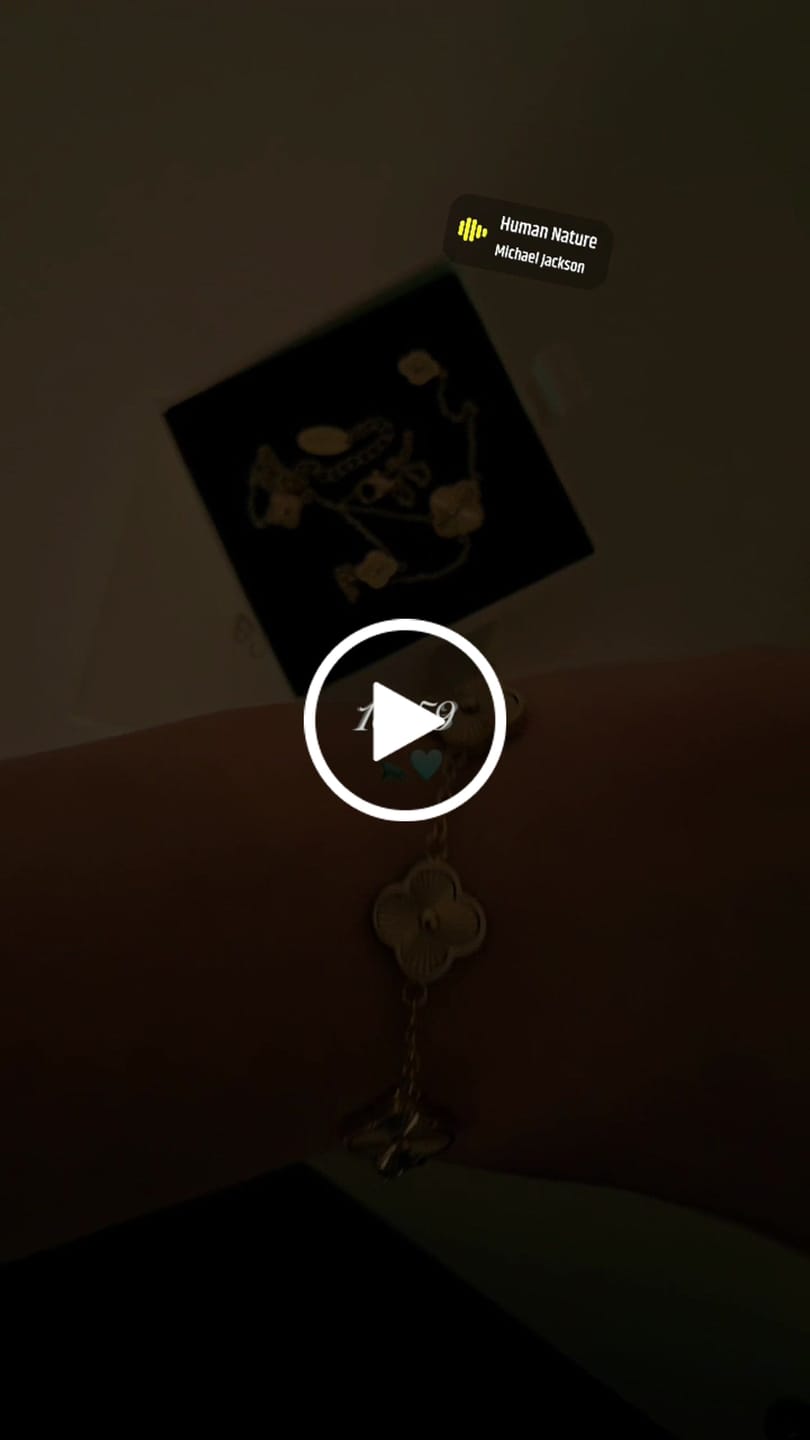 Customer video review of Golden Lucky Leaf Kette 2.0 14K Vergoldet