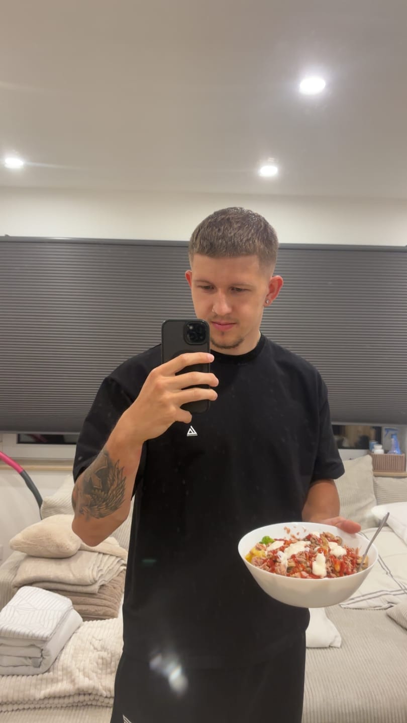 Customer photo review of NCUYP Oversize T-shirt (black)