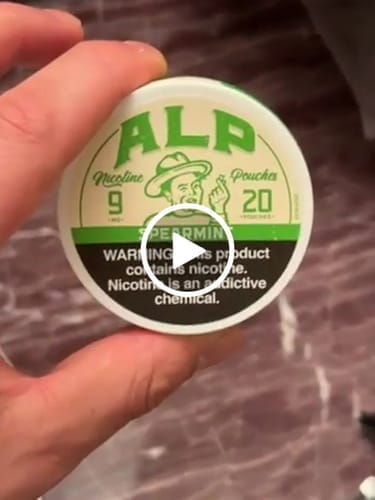 Customer photo review of Spearmint Nicotine Pouches