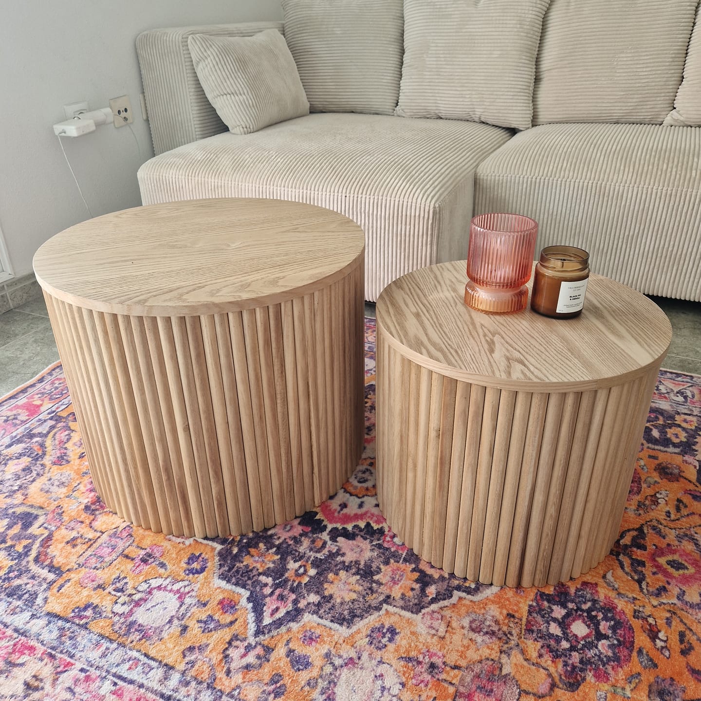 Customer photo review of YATOMI - Set de 2 tables basses rondes en bois massif avec rangement